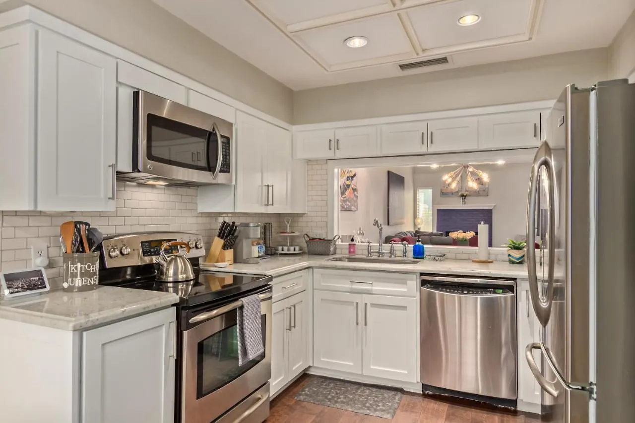Resort Style Living In Phoenix'S Most Exclusive Gated Community! Phoenix